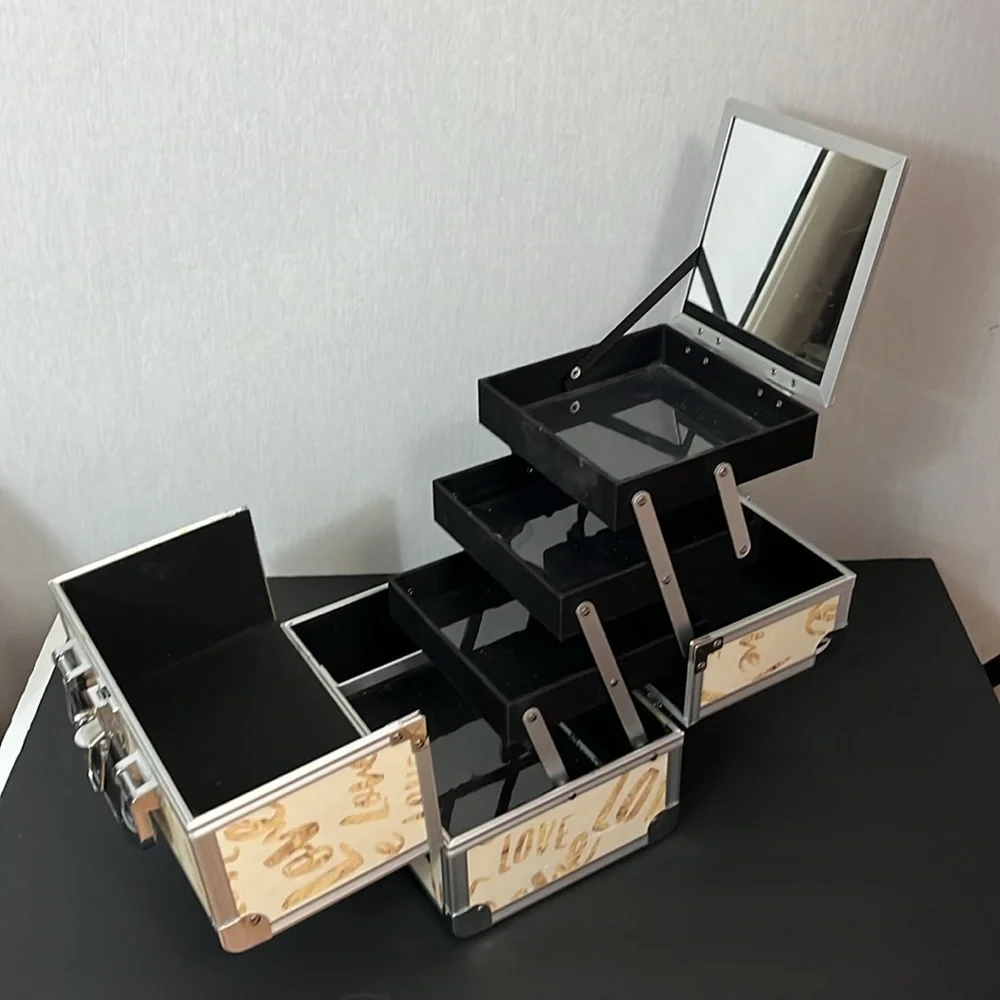 JoliGrace Beige Love Makeup Case Cosmetic Organizer Jewelry Traincase